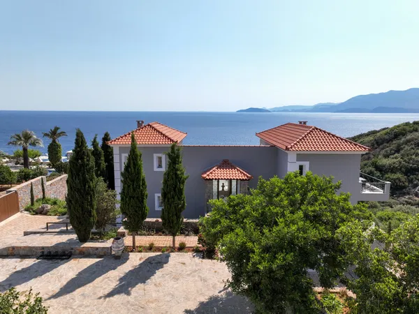 Sea-View 544 m² Villa with Three Bedrooms for Sale in Agios Nikolaos, Lasithi