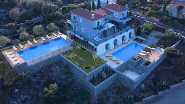 Sea-View 544 m² Villa with Three Bedrooms for Sale in Agios Nikolaos, Lasithi — photo 4