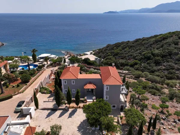 Sea-View 544 m² Villa with Three Bedrooms for Sale in Agios Nikolaos, Lasithi — photo 2