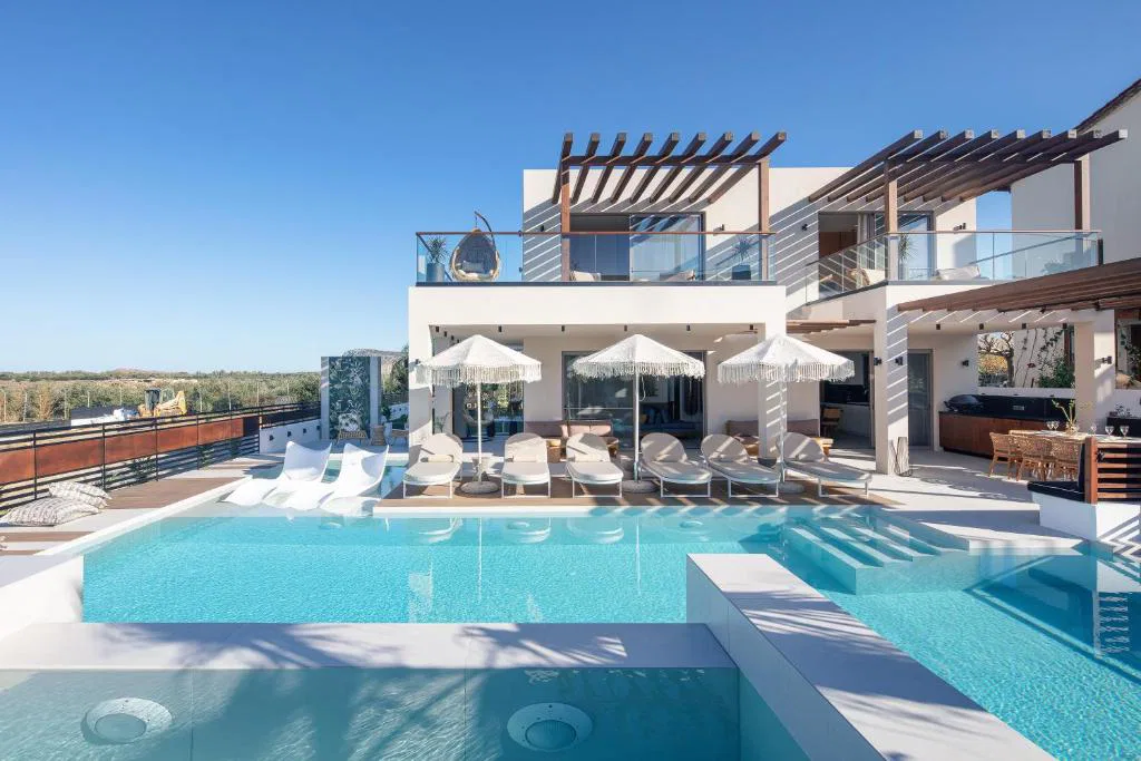 Six-Bedroom Sea View Villa for Sale in Rethymnon