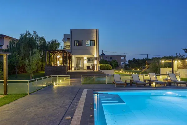 Six-Bedroom Villa for Sale in Tria Monastiria, Rethymnon