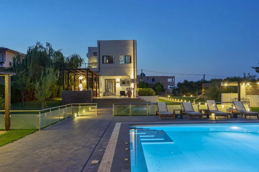 Six-Bedroom Villa for Sale in Tria Monastiria, Rethymnon