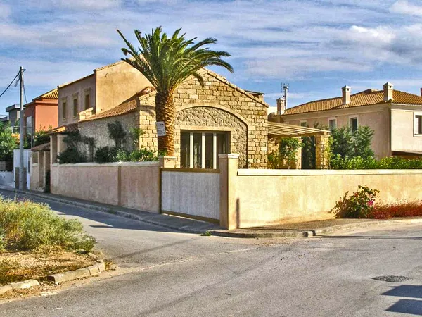 480 m² Villa with Five Bedrooms for Sale in Vari - Varkiza, Athens Southern suburbs — photo 2