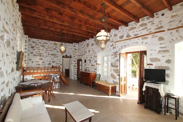 Sea-View 190 m² Villa with Three Bedrooms for Sale in Leros, Dodecanese Islands — photo 5
