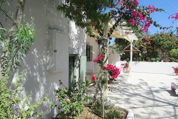 Six-Bedroom Sea-View Villa for Sale in Santorini, Cyclades — photo 5