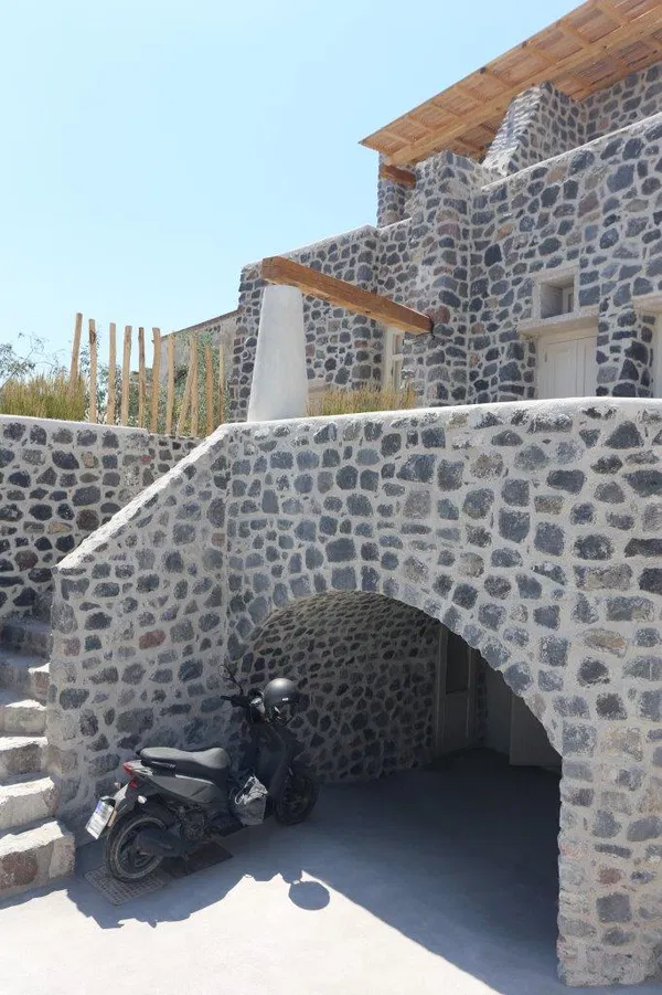 Sea View 147 m² Villa with Three Bedrooms for Sale in Santorini, Cyclades — photo 4