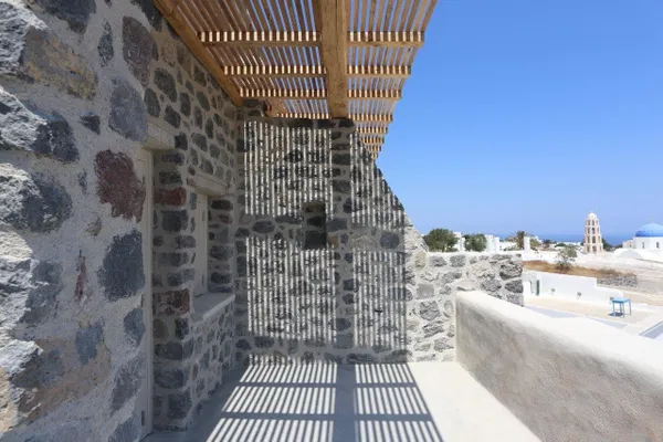 Sea View 147 m² Villa with Three Bedrooms for Sale in Santorini, Cyclades — photo 2