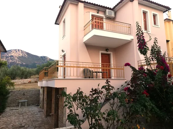 Sea-View 164 m² Villa with Four Bedrooms for Sale in Epidaurus, Argolida — photo 4