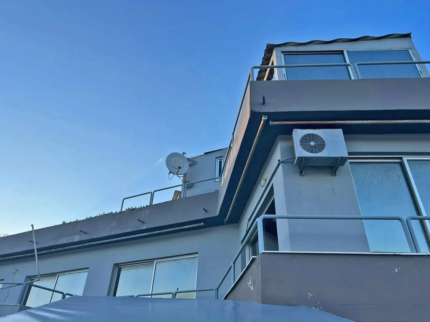 Building for Sale in Pasalimani, Piraeus