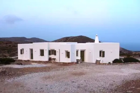 Three-Bedroom Sea-View Villa for Sale in Sikinos, Cyclades — photo 2