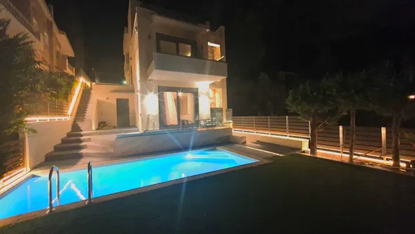 373 m² Villa with Four Bedrooms for Sale in Dionysos, Athens Northern suburbs — photo 3