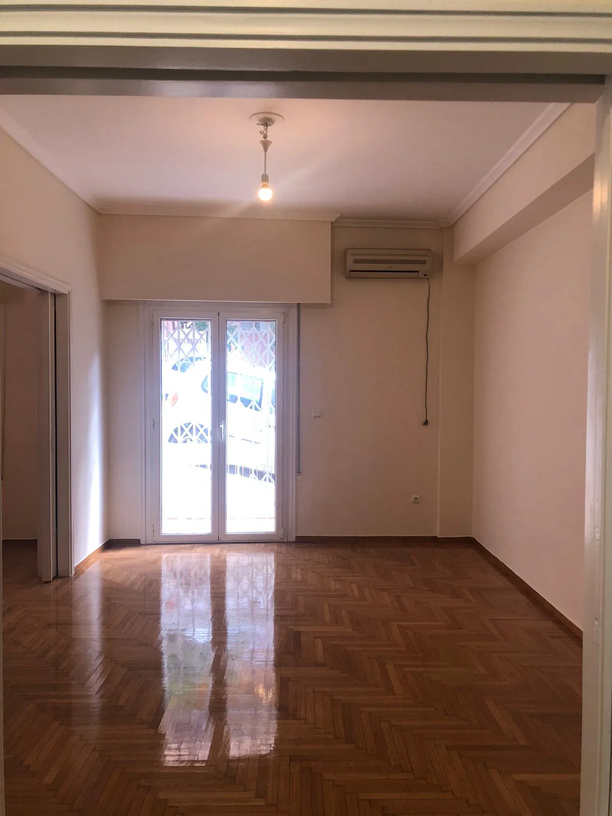 79 m² Two-Bedroom Apartment for Sale in Exarchia - Neapoli, Athens Center