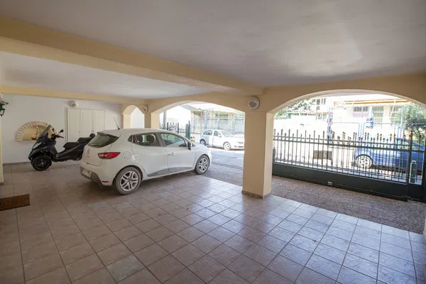 316 m² Villa with Three Bedrooms for Sale in Petralona, Athens Center — photo 2