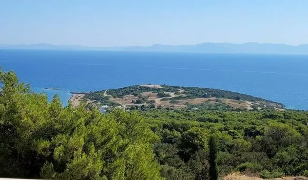 Sea-View 726 m² Villa with Nine Bedrooms for Sale in Porto Rafti, Attica — photo 2