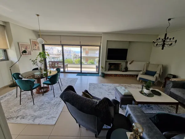 Sea View 145 m² Apartment with Three Bedrooms for Sale in Alimos, Athens Southern suburbs — photo 2