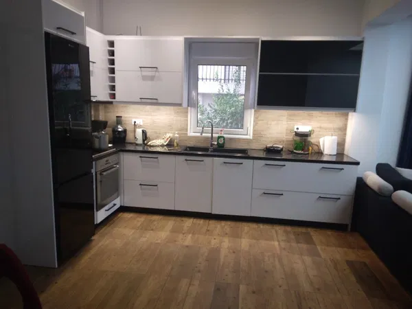 Three-Bedroom Renovated Apartment for Sale in Argyroupoli Athens, Athens Southern suburbs — photo 4