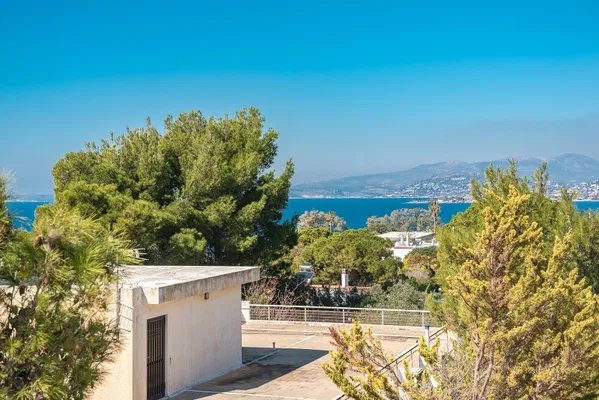 Renovated Two-Bedroom Apartment for Sale in Saronida, Attica — photo 2