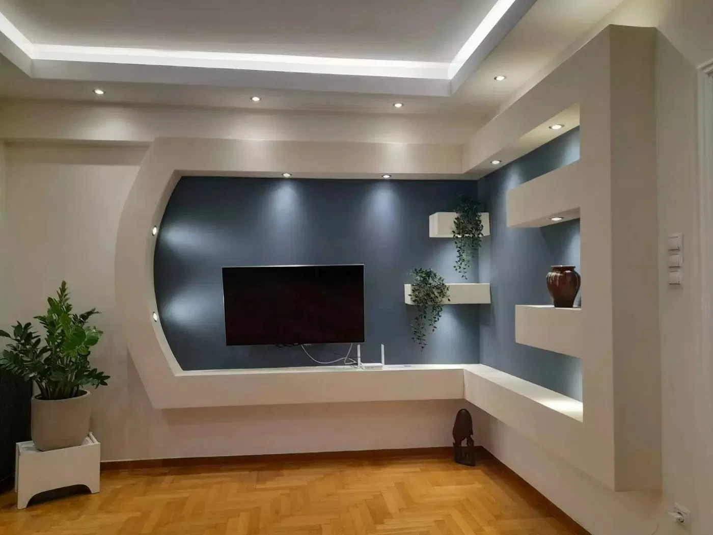 98 m² Two-Bedroom Apartment for Sale in Attikis Square Athens, Athens Center