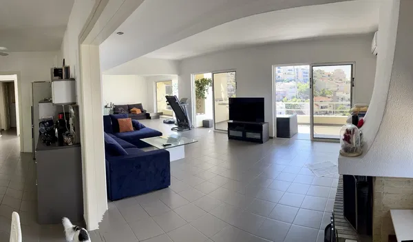 Sea View Three-Bedroom Villa for Sale in Voula, Athens Southern suburbs — photo 3