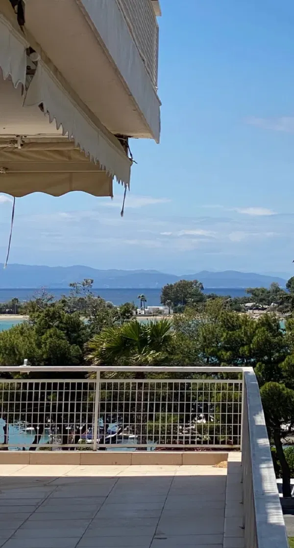 62 m² Apartment with Two Bedrooms for Sale in Vouliagmeni, Athens Southern suburbs — photo 2