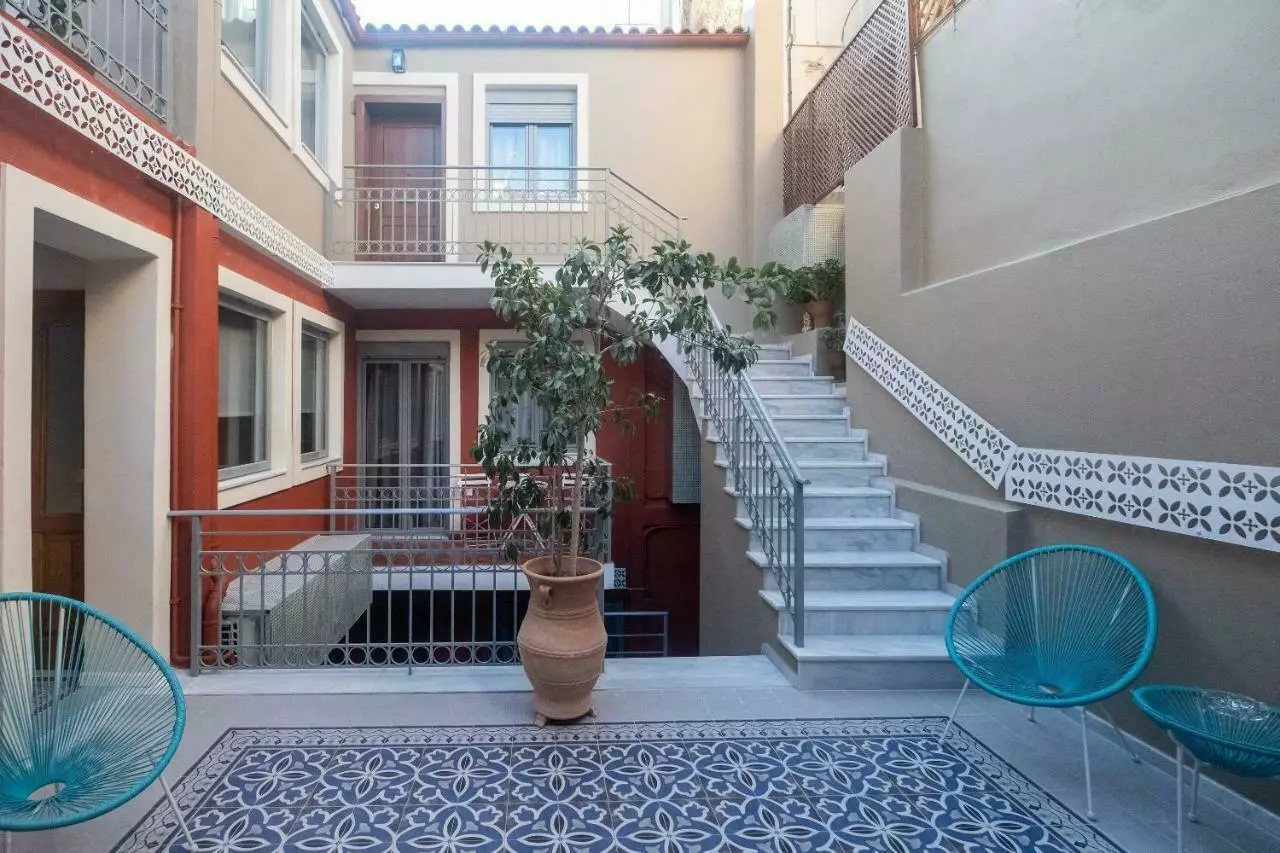 265 m² Hotel for Sale in Athens Historical Center, Athens Center