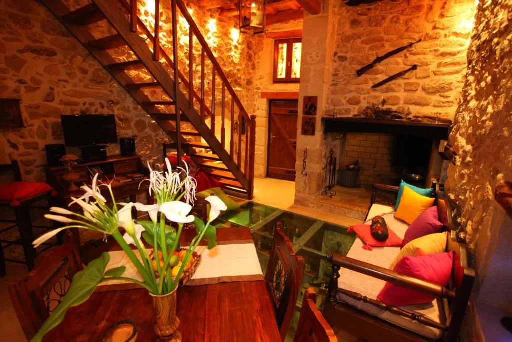 116 m² Villa with Three Bedrooms for Sale in Episkopi, Rethymnon