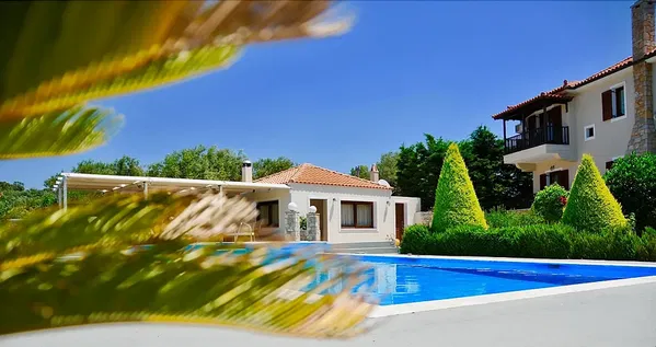 200 m² Villa with Three Bedrooms for Sale in Alonissos, Magnesia — photo 4