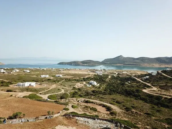 Sea-View 15,500 m² Plot for Sale in Antiparos, Cyclades — photo 2