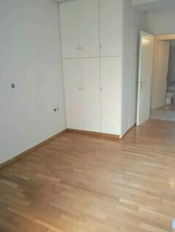 Renovated 50 m² Apartment with One Bedrooms for Sale in Gyzi - Pedion Areos, Athens Center — photo 2