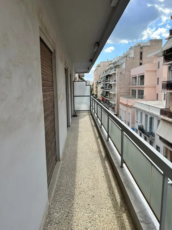 221 m² Apartment with Six Bedrooms for Sale in Piraeus, Piraeus Suburbs — photo 2