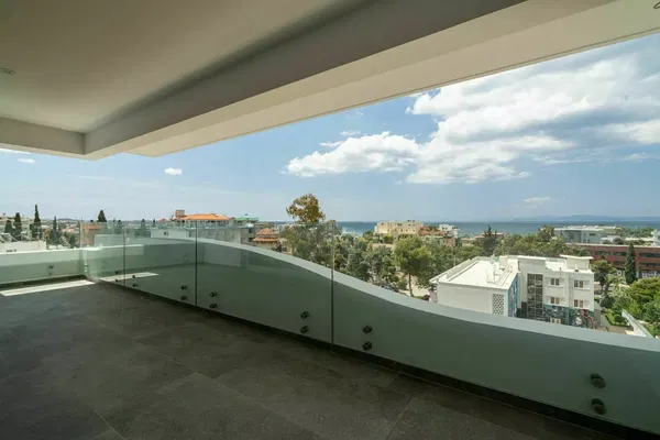 Sea View 400 m² Apartment with Five Bedrooms for Sale in Glyfada, Athens Southern suburbs — photo 3