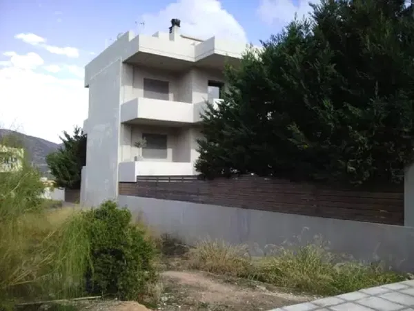 240 m² Villa with Four Bedrooms for Sale in Kalyvia Thorikou, Lagonisi