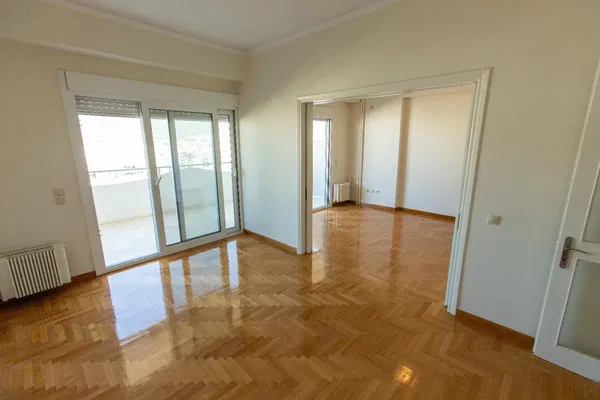 Renovated 88 m² Apartment with Two Bedrooms for Sale in Ampelokipoi, Athens Center — photo 3