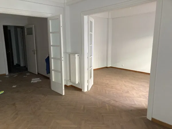Renovated Three-Bedroom Apartment for Sale in Kolonaki - Lycabettus, Athens Center — photo 2