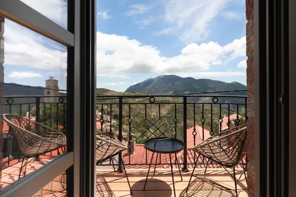 Newly Built 300 m² Villa with Six Bedrooms for Sale in Arachova, Boeotia — photo 3