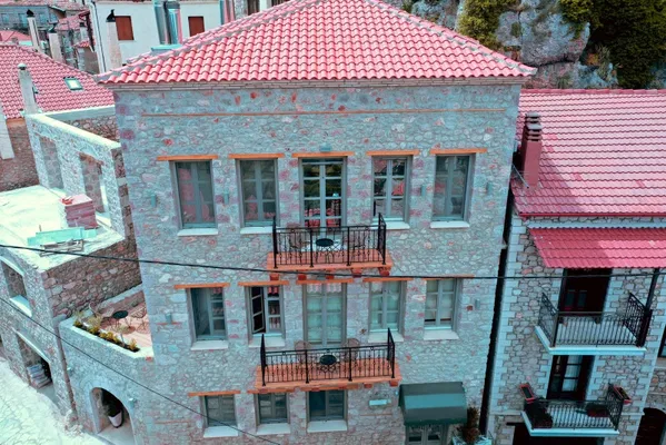 Newly Built 300 m² Villa with Six Bedrooms for Sale in Arachova, Boeotia