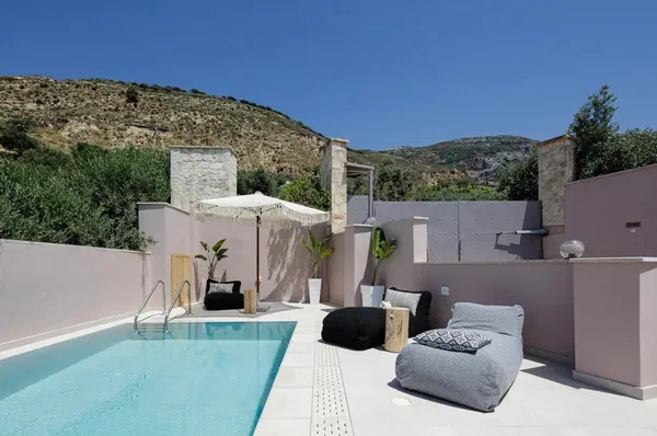 Seafront 197 m² Villa with Four Bedrooms for Sale in Heraklion — photo 4