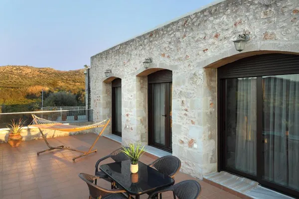 Three-Bedroom Villa for Sale in Varipetro, Chania — photo 4