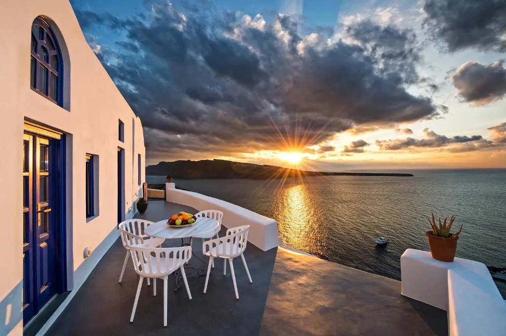 Two-Bedroom Sea-View Villa for Sale in Santorini, Cyclades