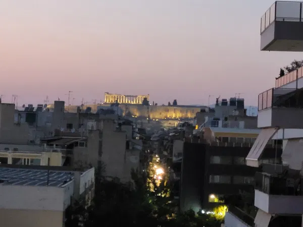 Renovated 85 m² Apartment with Two Bedrooms for Sale in Neos Kosmos, Athens Center — photo 2