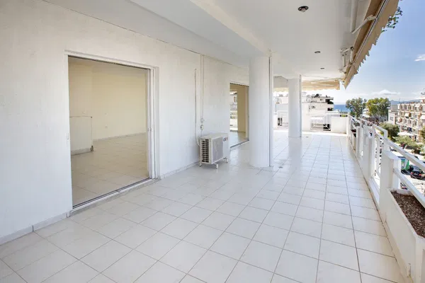 Sea View 125 m² Apartment with Three Bedrooms for Sale in Glyfada, Athens Southern suburbs — photo 2