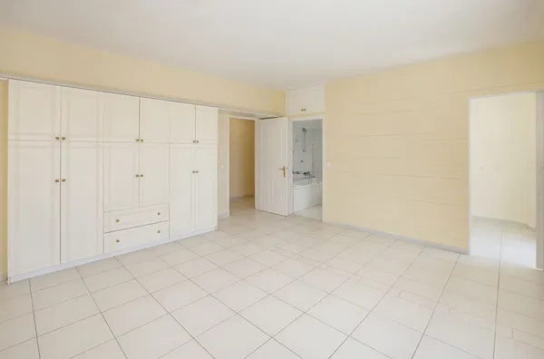 Sea View 125 m² Apartment with Three Bedrooms for Sale in Glyfada, Athens Southern suburbs — photo 5