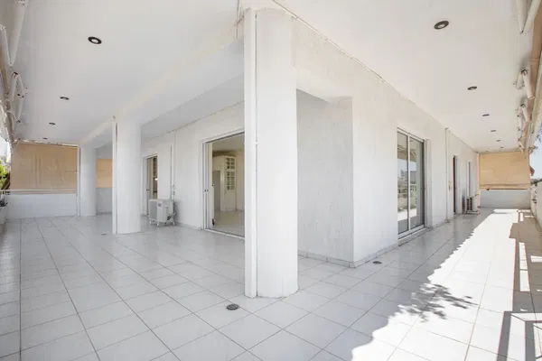 Sea View 125 m² Apartment with Three Bedrooms for Sale in Glyfada, Athens Southern suburbs — photo 4