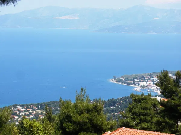 Sea View 320 m² Villa with Five Bedrooms for Sale in Kalamos, Oropou — photo 3