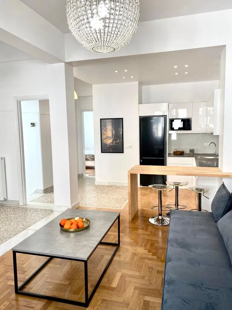 Renovated 134 m² Villa with Three Bedrooms for Sale in Neos Kosmos, Athens Center