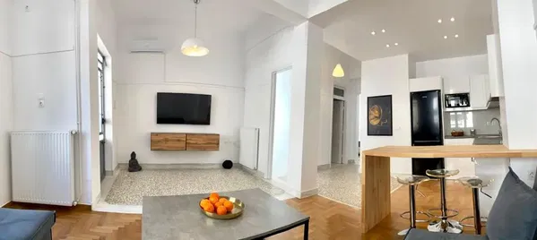 Renovated 134 m² Villa with Three Bedrooms for Sale in Neos Kosmos, Athens Center — photo 4