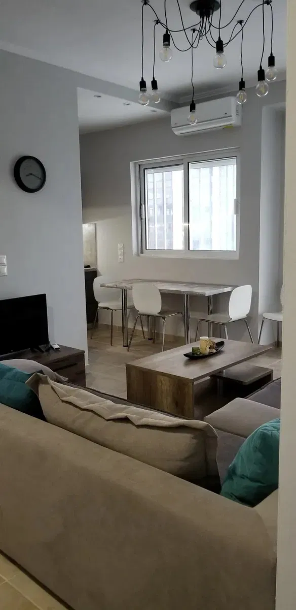 Sea View 100 m² Apartment with Three Bedrooms for Sale in Piraeus, Piraeus Suburbs — photo 2