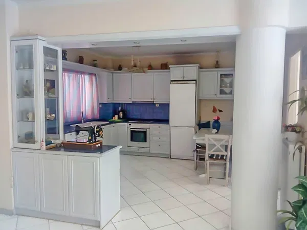 215 m² Building for Sale in Piraeus, Piraeus Suburbs — photo 3