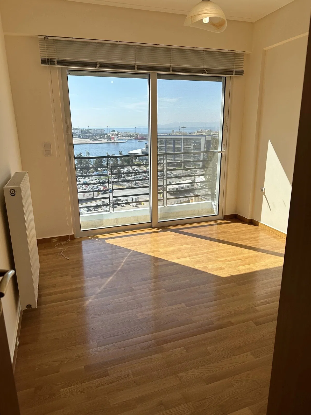 105 m² Three-Bedroom Apartment for Sale in Drapetsona, Piraeus