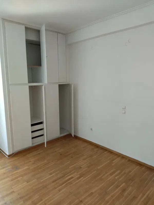 67 m² Renovated Two-Bedroom Apartment for Sale in Neos Kosmos, Athens Center — photo 2